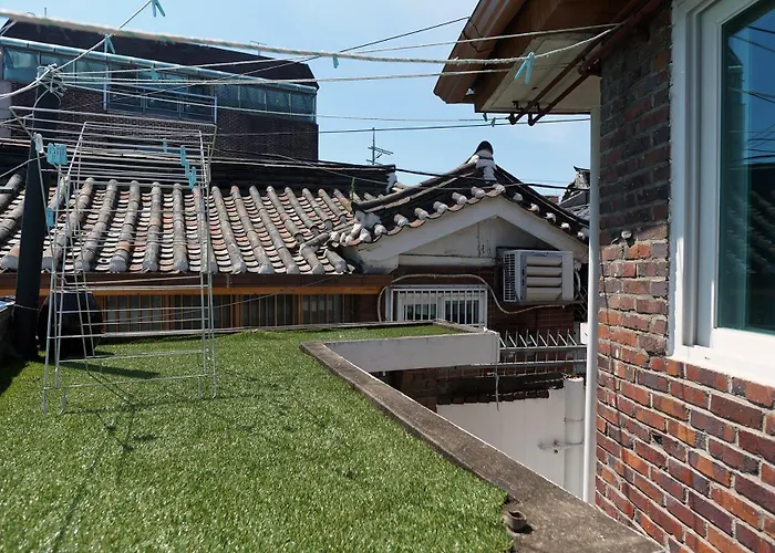 Hello Seochon - Gyeongbokgung Station *